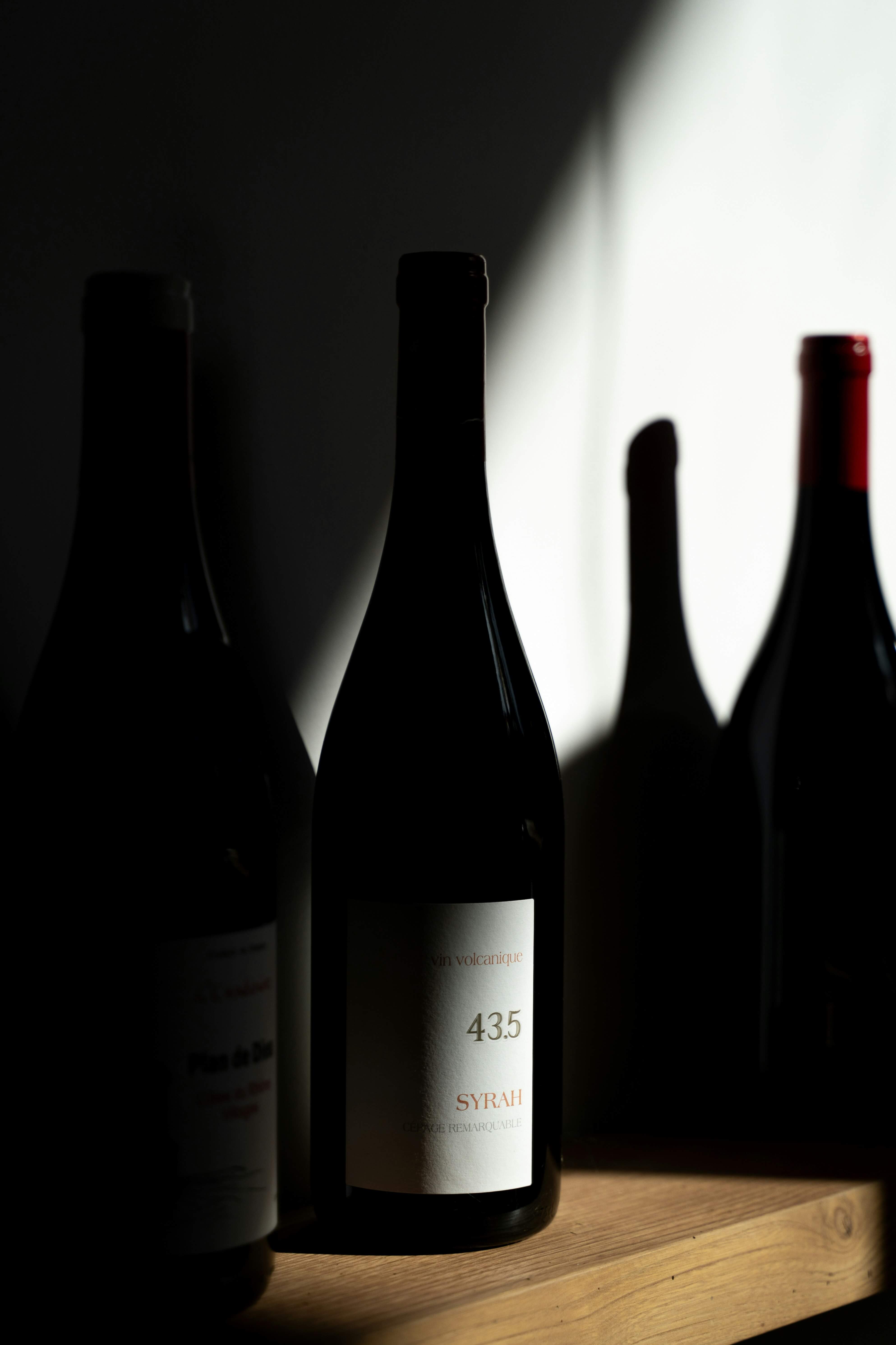 Etiqueta corporativa de vino
